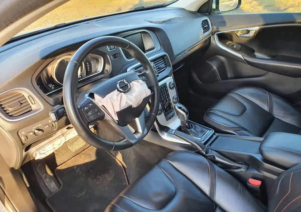 Volvo V40 cena 45900 przebieg: 57046, rok produkcji 2016 z Kisielice małe 379